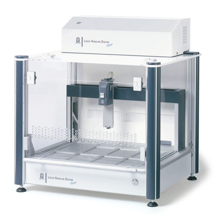 Pipetting robot Liquid Handling Station — With FlowBox
